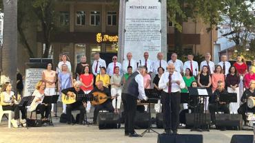 Denizin Meltemine Karışan Nağmeler